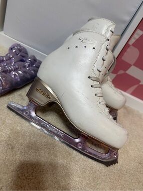 EDEA Chorus 220C Figure Skating Boots with Jackson Ultima Matrix Legacy blade